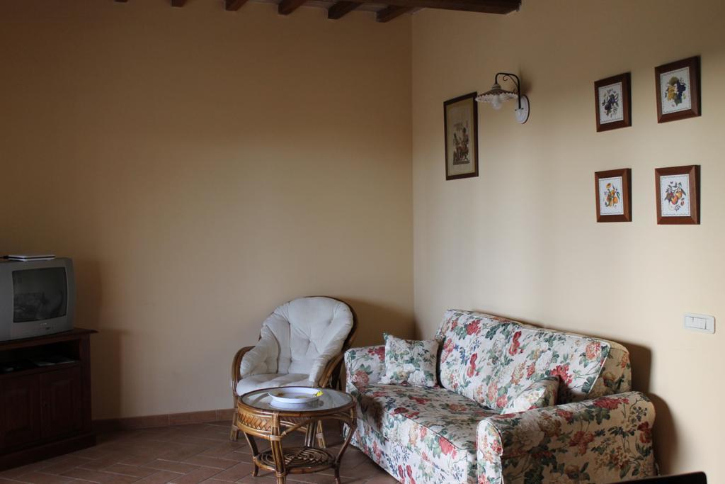 Agriturismo Colle D' Oro Pescia Romana Room photo